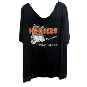 Hooters Distressed Shirt Size XL Black Cut Neck Cracked Logo Own Texas